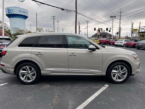 2022 Audi Q7 55 Premium Plus