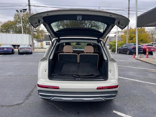 2022 Audi Q7 55 Premium Plus