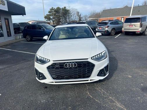 2023 Audi A4 45 S line quattro Premium
