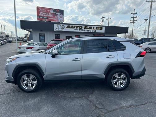 2022 Toyota RAV4 XLE