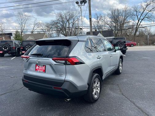 2022 Toyota RAV4 XLE