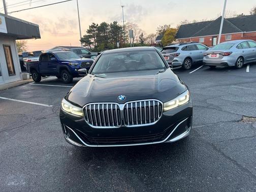 2021 BMW 740 i xDrive