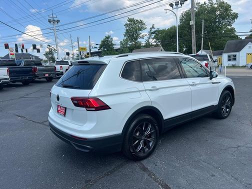 2023 Volkswagen Tiguan 2.0T SE