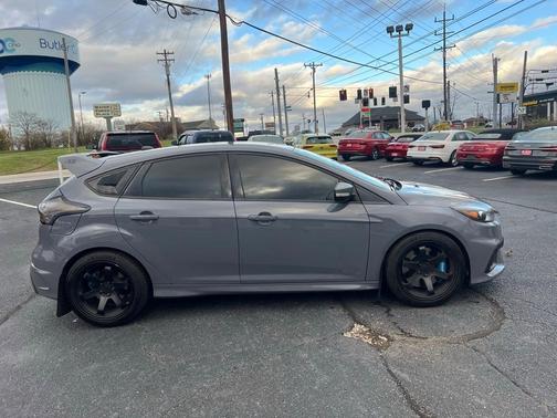 2017 Ford Focus RS Base