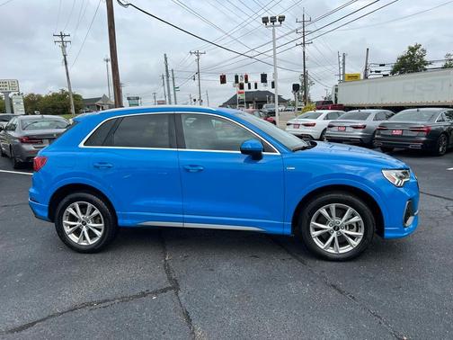 2023 Audi Q3 45 S line Premium