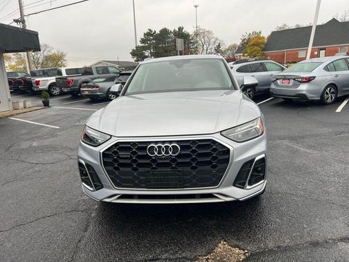 2023 Audi Q5 45 S line quattro Premium
