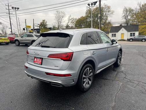 2023 Audi Q5 45 S line quattro Premium