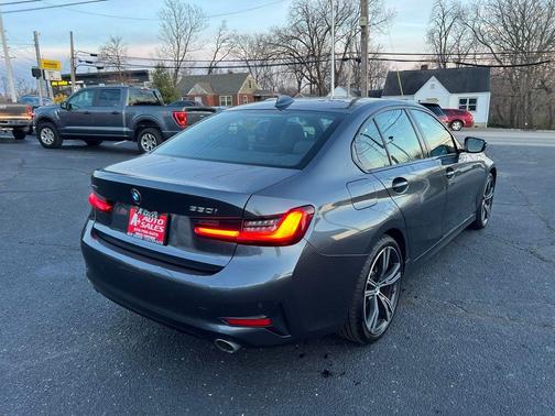 2022 BMW 330 i xDrive