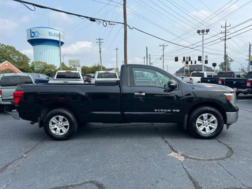 2018 Nissan Titan SV