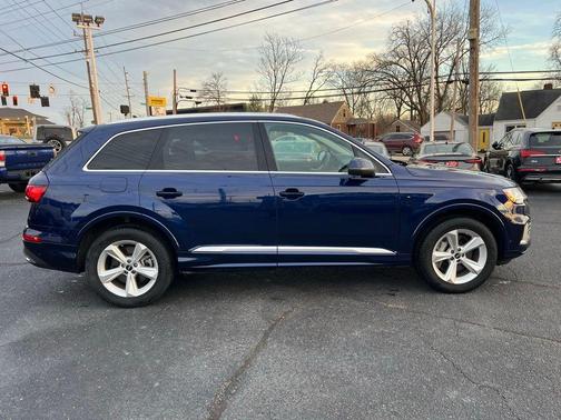 2022 Audi Q7 55 Premium