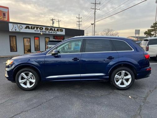 2022 Audi Q7 55 Premium