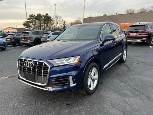 2022 Audi Q7 55 Premium