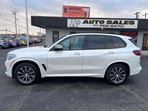 2022 BMW X5 M50i