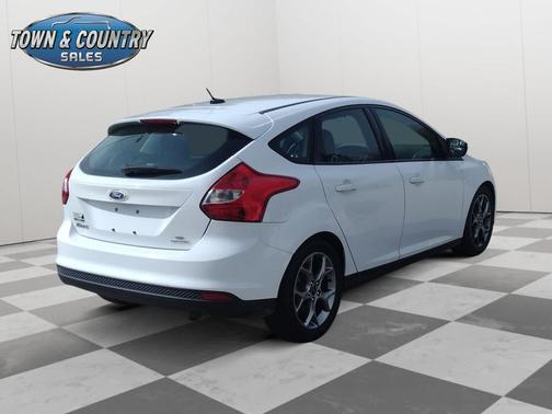 Oxford White 2014 Ford Focus SE