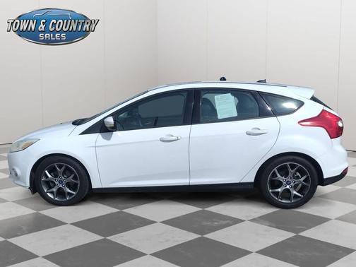 Oxford White 2014 Ford Focus SE