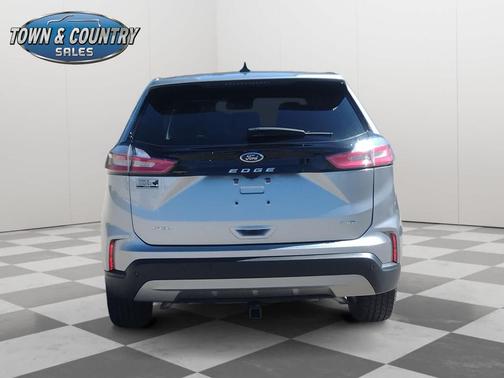 Iconic Silver Metallic 2022 Ford Edge SEL
