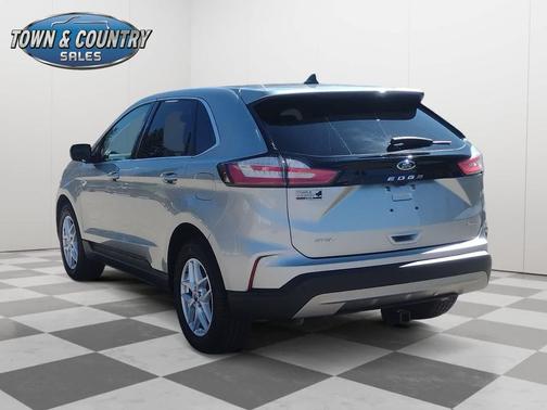 Iconic Silver Metallic 2022 Ford Edge SEL