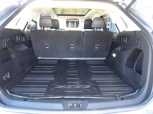 Iconic Silver Metallic 2022 Ford Edge SEL