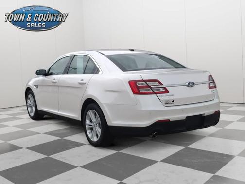 2018 Ford Taurus SEL