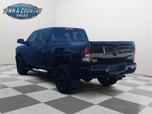 Diamond Black Crystal Pearlcoat 2022 RAM 2500 Big Horn Crew Cab 4x4 6'4' Box