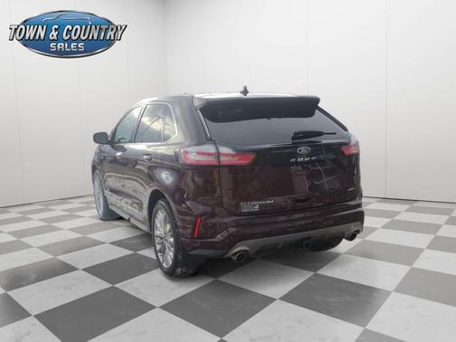 2022 Ford Edge Titanium