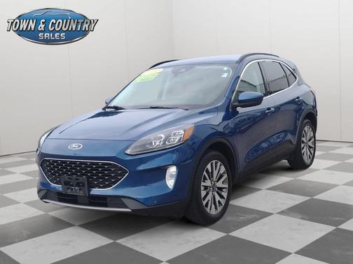 2022 Ford Escape Titanium