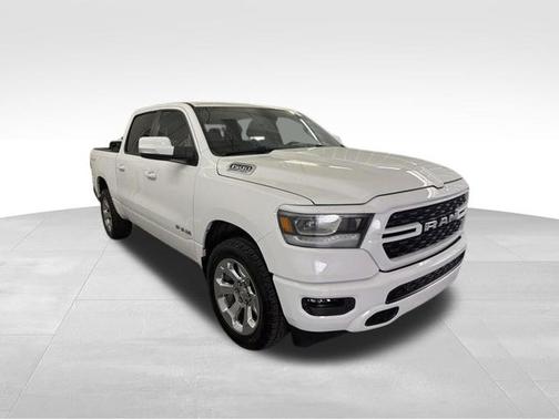 Bright White Clearcoat 2022 RAM 1500 Big Horn/Lone Star
