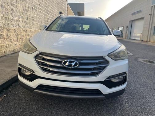Frost White Pearl 2017 Hyundai Santa Fe Sport 2.4 Base