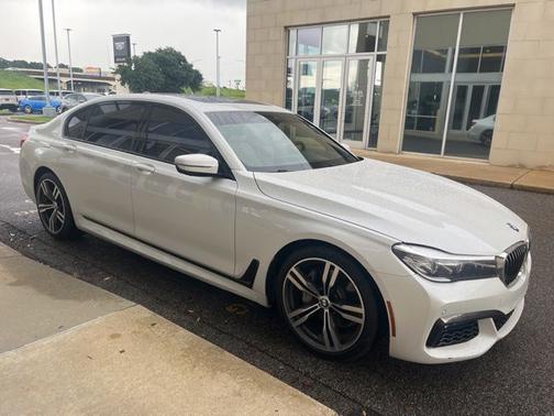 White Metallic 2019 BMW 740 740i