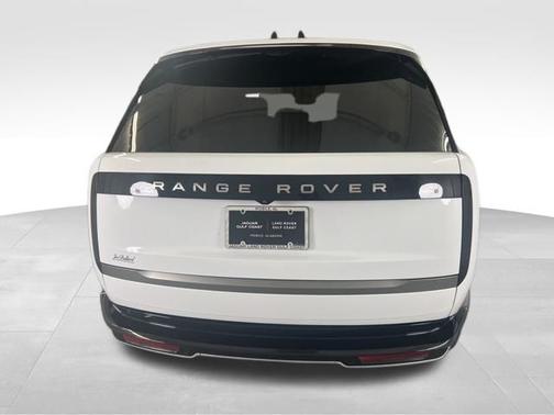 Fuji White 2025 Land Rover Range Rover SE