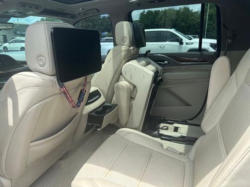 Crystal White Tricoat 2021 Cadillac Escalade ESV Sport Platinum
