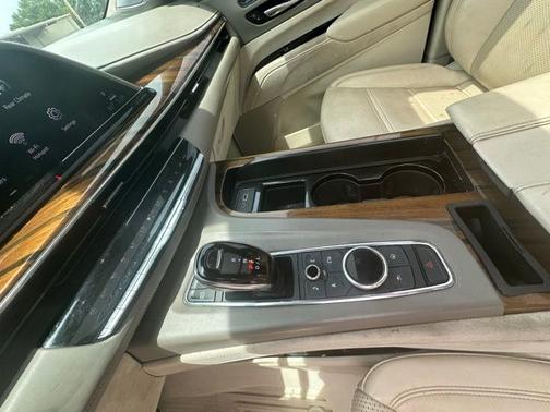 Crystal White Tricoat 2021 Cadillac Escalade ESV Sport Platinum