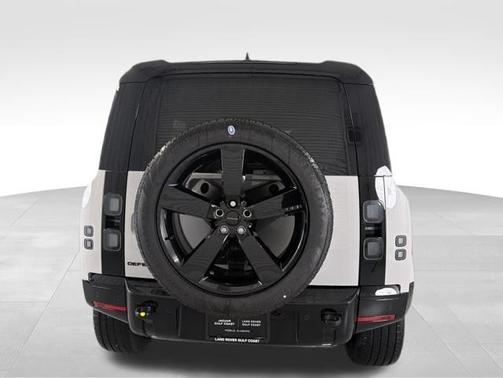 Borasco Gray Metallic 2026 Land Rover Defender X-Dynamic SE