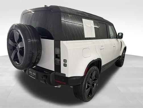 Borasco Gray Metallic 2026 Land Rover Defender X-Dynamic SE