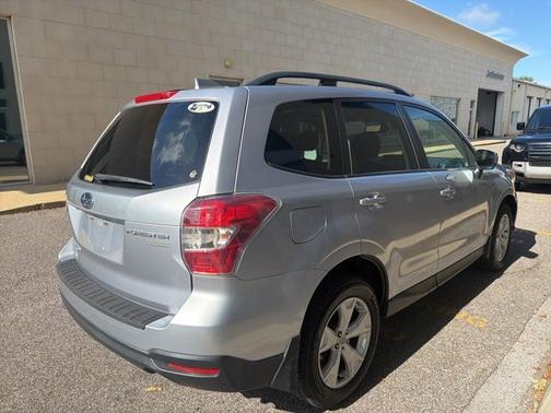 Ice Silver Metallic 2016 Subaru Forester 2.5i Premium