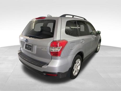 Ice Silver Metallic 2016 Subaru Forester 2.5i Premium