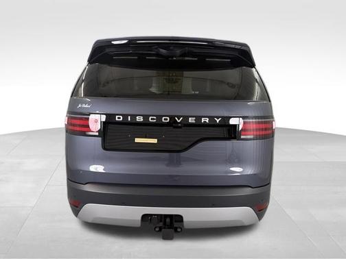 Varesine Blue Metallic 2026 Land Rover Discovery S