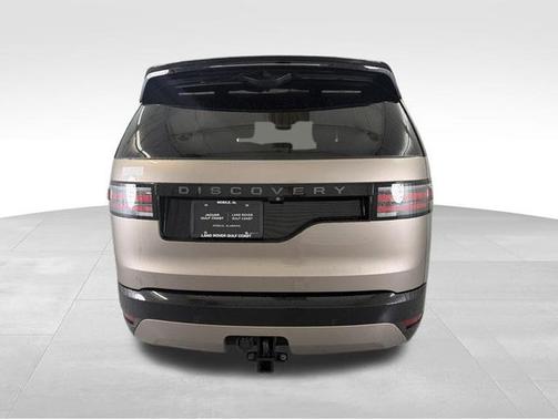 Lantau Bronze Metallic 2024 Land Rover Discovery Dynamic SE