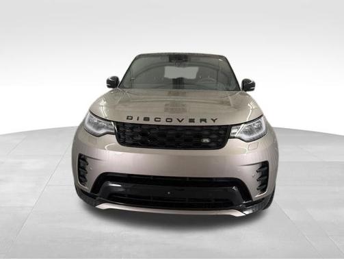 Lantau Bronze Metallic 2024 Land Rover Discovery Dynamic SE