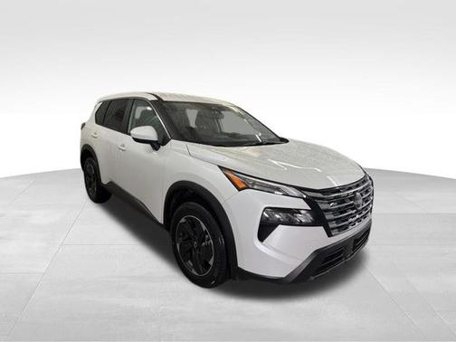Everest White Pearl 2025 Nissan Rogue SV