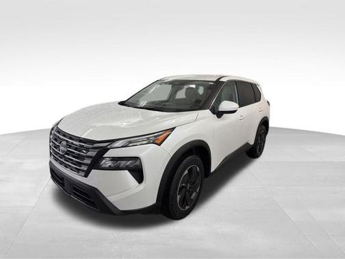 Everest White Pearl 2025 Nissan Rogue SV