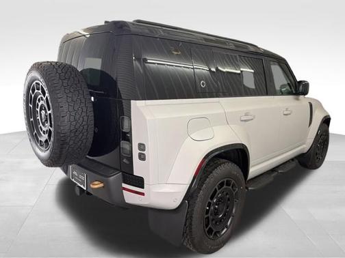 Borasco Gray Metallic Matteatte 2026 Land Rover Defender