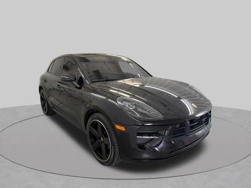Jet Black Metallic 2019 Porsche Macan Base