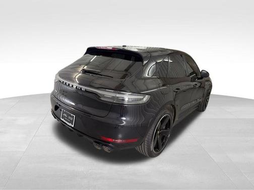 Jet Black Metallic 2019 Porsche Macan Base