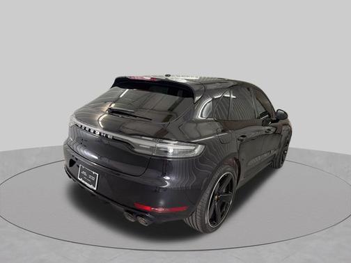 Jet Black Metallic 2019 Porsche Macan Base
