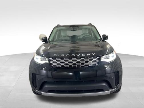Santorini Black Metallic 2026 Land Rover Discovery S