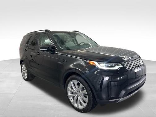 Santorini Black Metallic 2026 Land Rover Discovery S