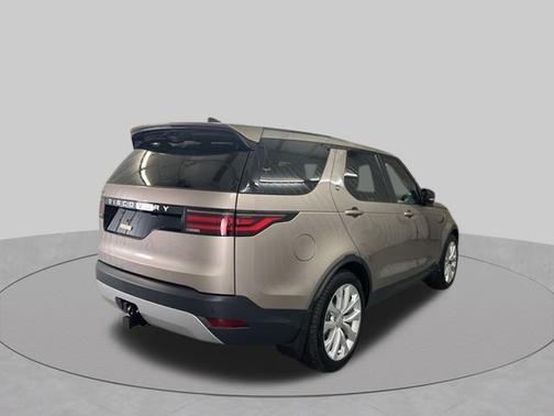 Bronze 2026 Land Rover Discovery S