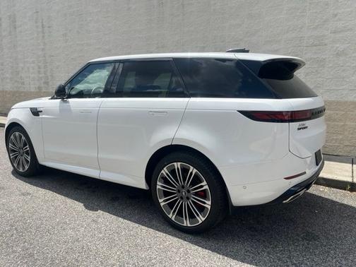 Ostuni Pearl White Metallic 2024 Land Rover Range Rover Sport Dynamic SE