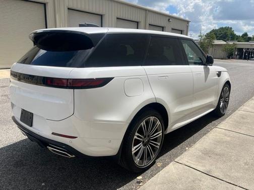 Ostuni Pearl White Metallic 2024 Land Rover Range Rover Sport Dynamic SE